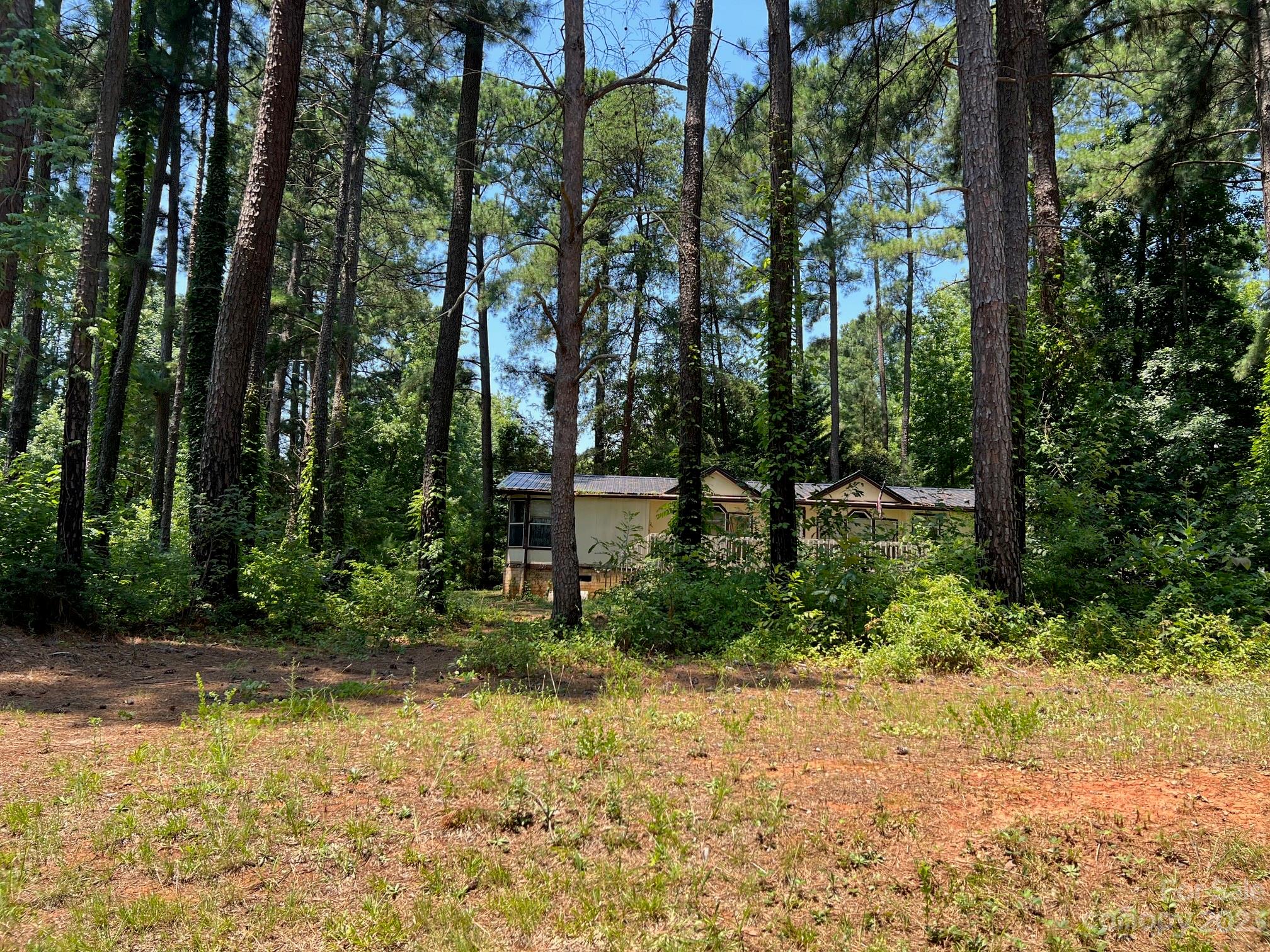 Property image 2 of 125 Riveria Road in Holiday Harbor, Mooresville, NC 28117