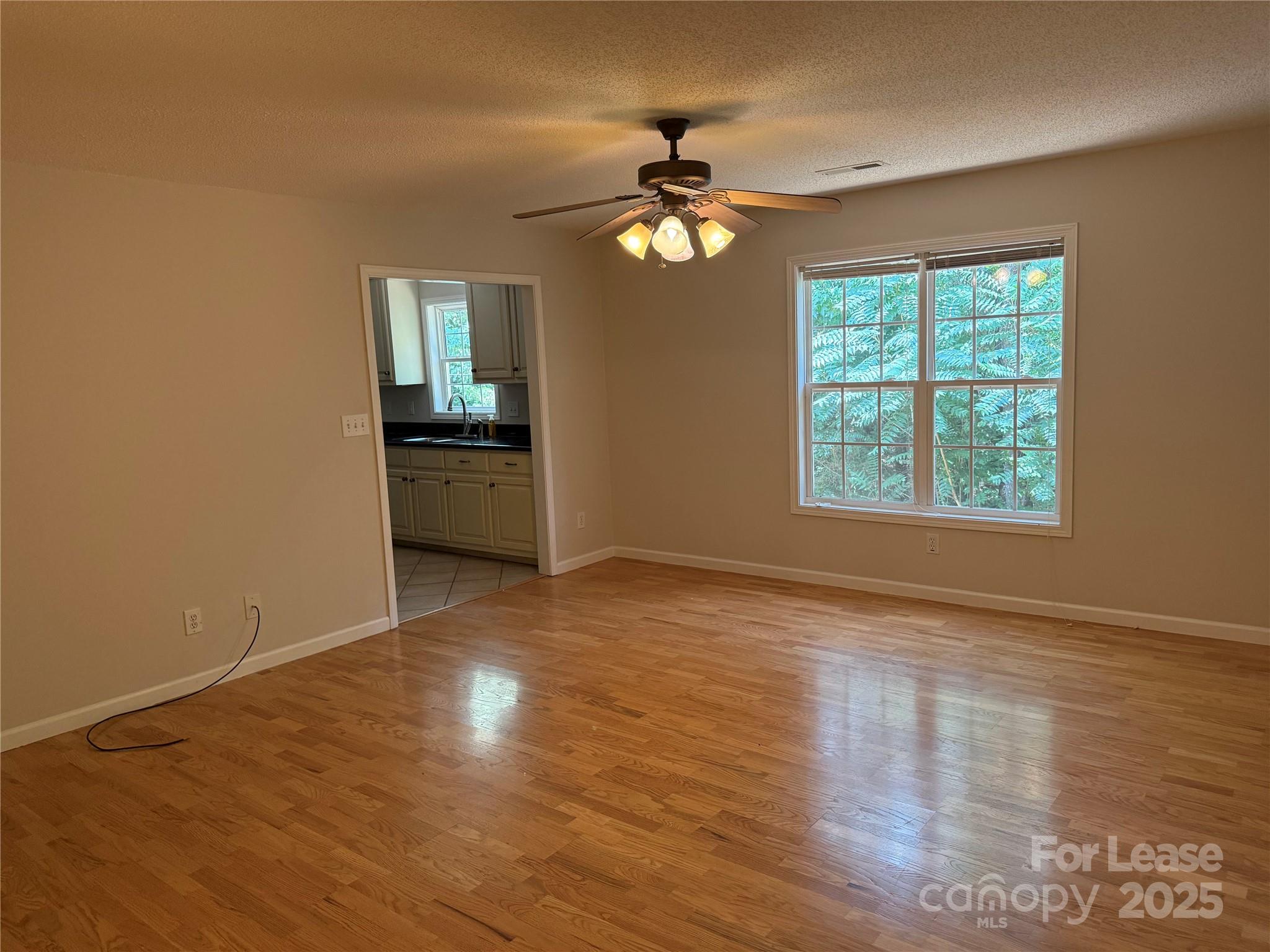 Property image 4 of 6112 Cove View Court in Lakeview Acres, Granite Falls, NC 28630