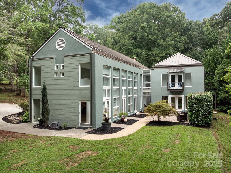 Arbor Estates, Charlotte Community