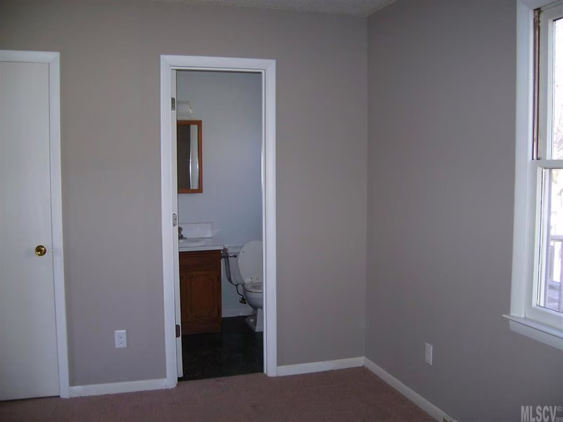 Property image 3 at 4556 Queens Road, Hickory, NC 28602
