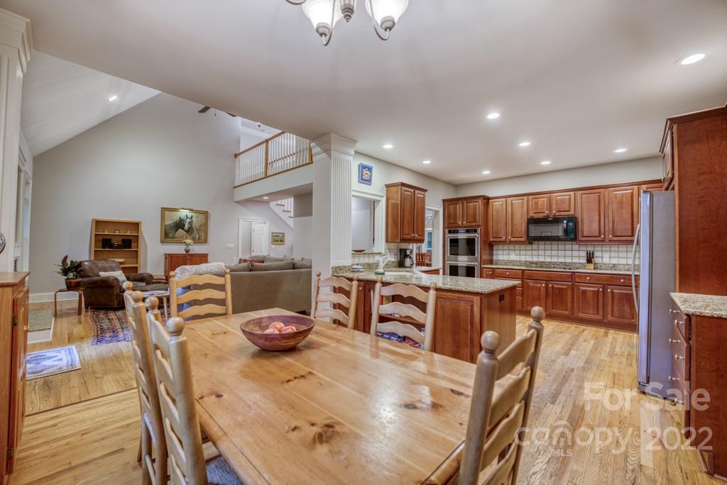 Property image 4 of 136 Windover Drive in Poplar Ridge, Asheville, NC 28803