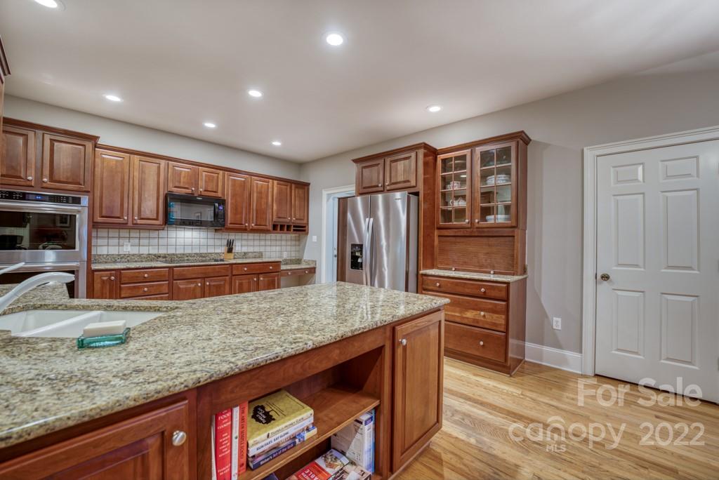 Property image 5 of 136 Windover Drive in Poplar Ridge, Asheville, NC 28803