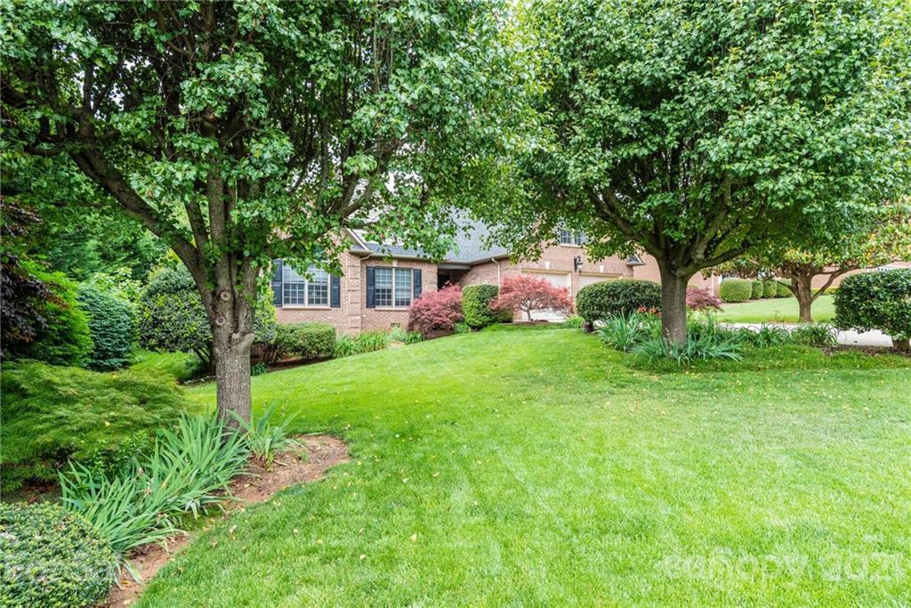 Property image 4 of 1085 Merrywood Drive in Walnut Creek, Newton, NC 28658
