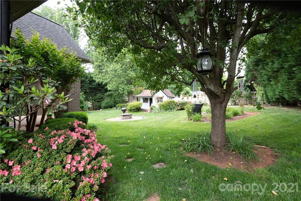Property image 5 of 1085 Merrywood Drive in Walnut Creek, Newton, NC 28658