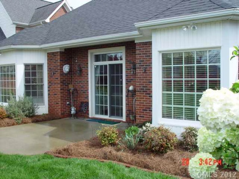 Property image 2 at 1576 Elkhart Circle, Gastonia, NC 28054