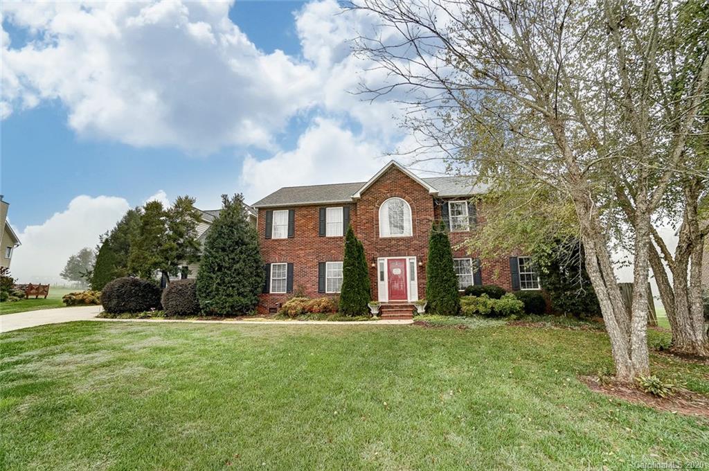 Property image 2 of 2736 Touchstone Circle in Walnut Creek, Newton, NC 28658