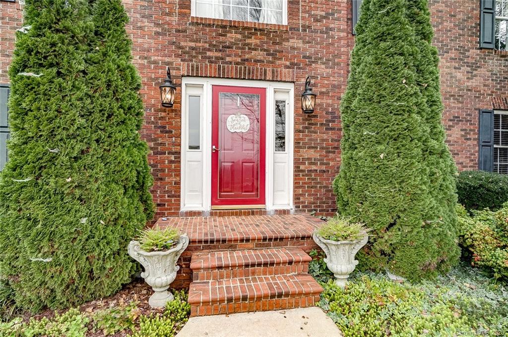 Property image 3 of 2736 Touchstone Circle in Walnut Creek, Newton, NC 28658