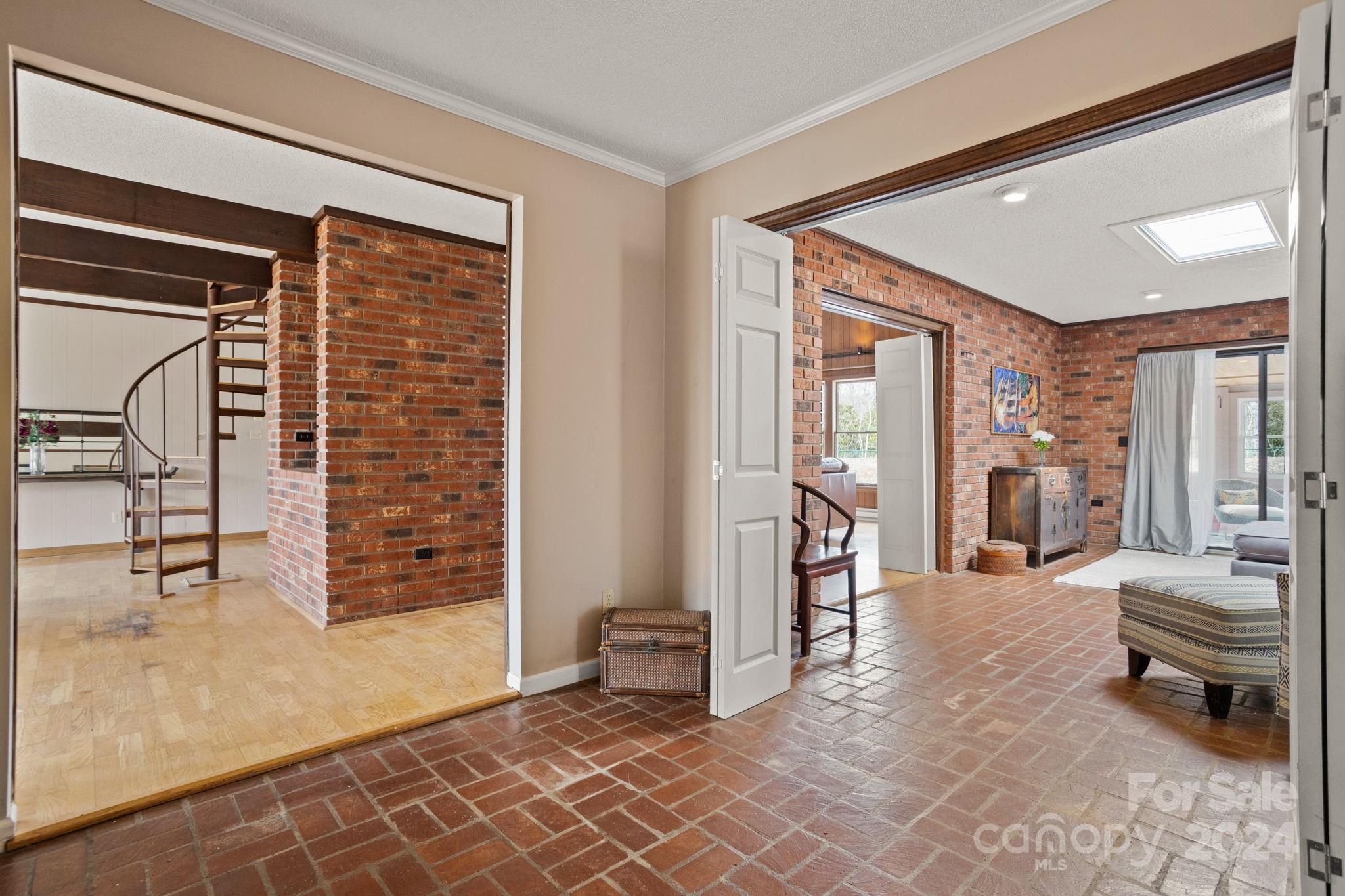 Property image 4 of 118 Underwood Drive in Jeter Mtn Terrace, Hendersonville, NC 28739