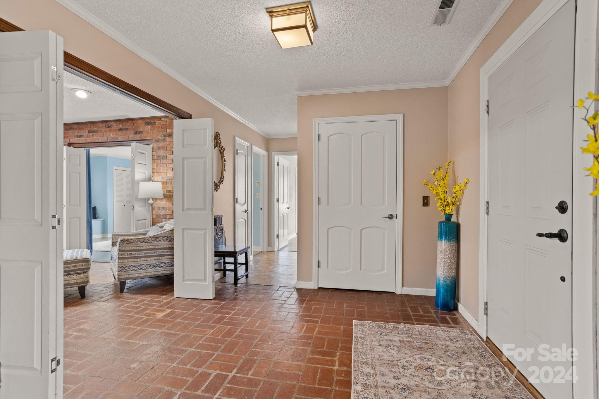 Property image 5 of 118 Underwood Drive in Jeter Mtn Terrace, Hendersonville, NC 28739