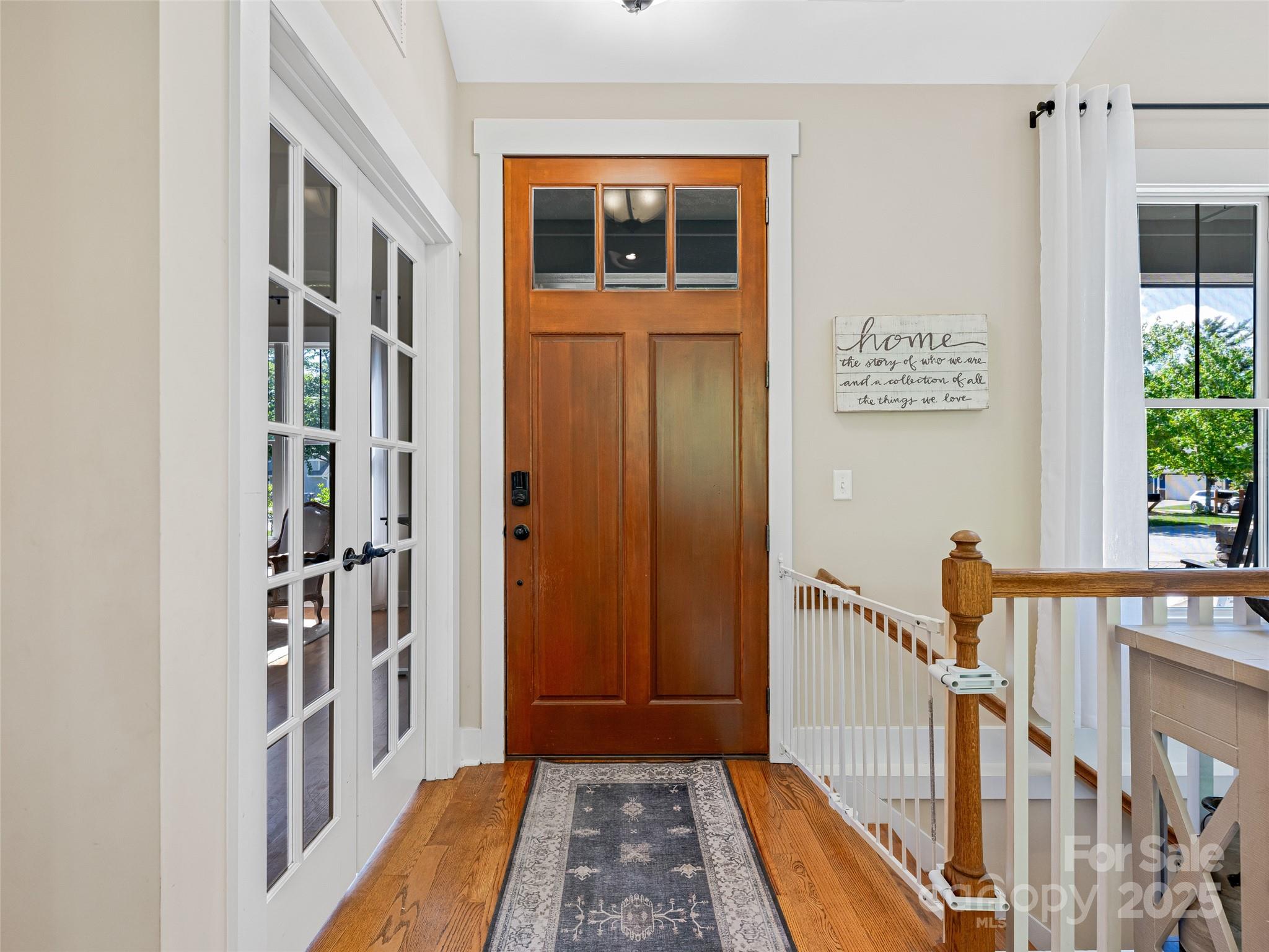 Property image 5 of 207 Hogans View Circle in Hawks Ridge, Hendersonville, NC 28739