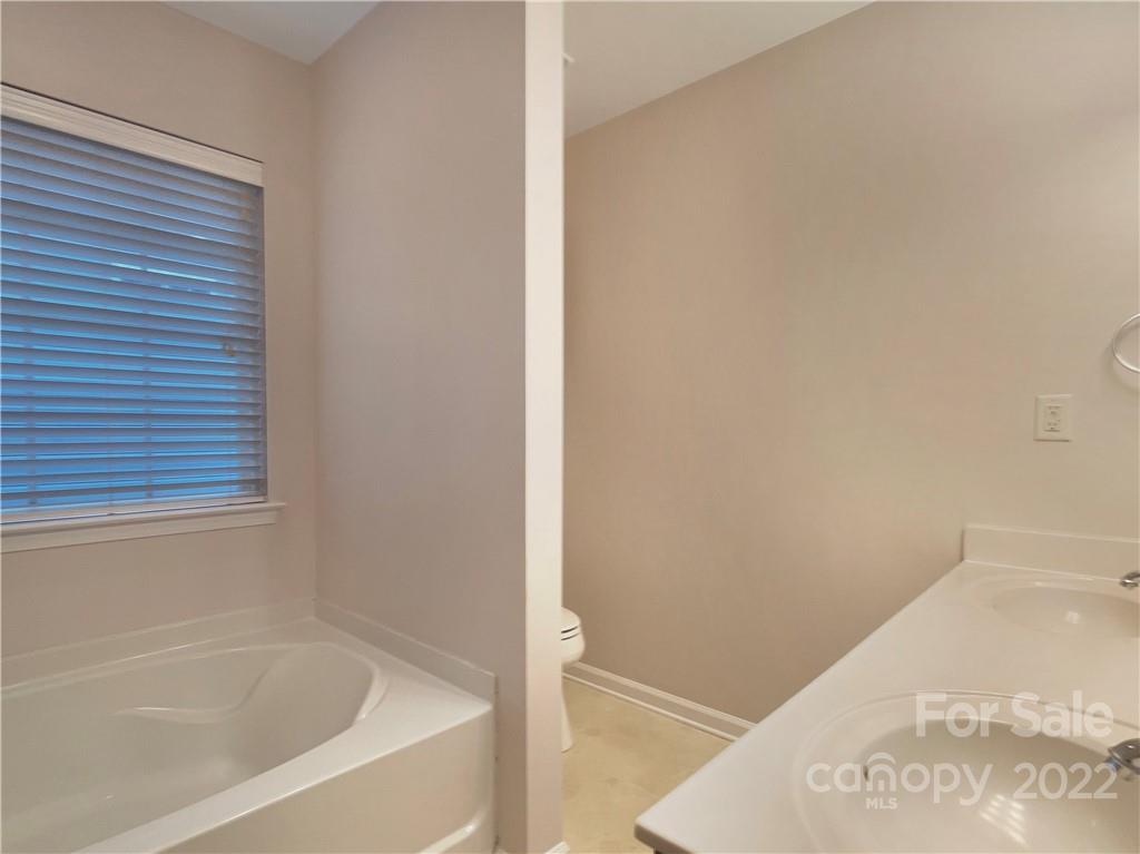 Property image 4 of 409 Courtland Court in manchester place, Kannapolis, NC 28081