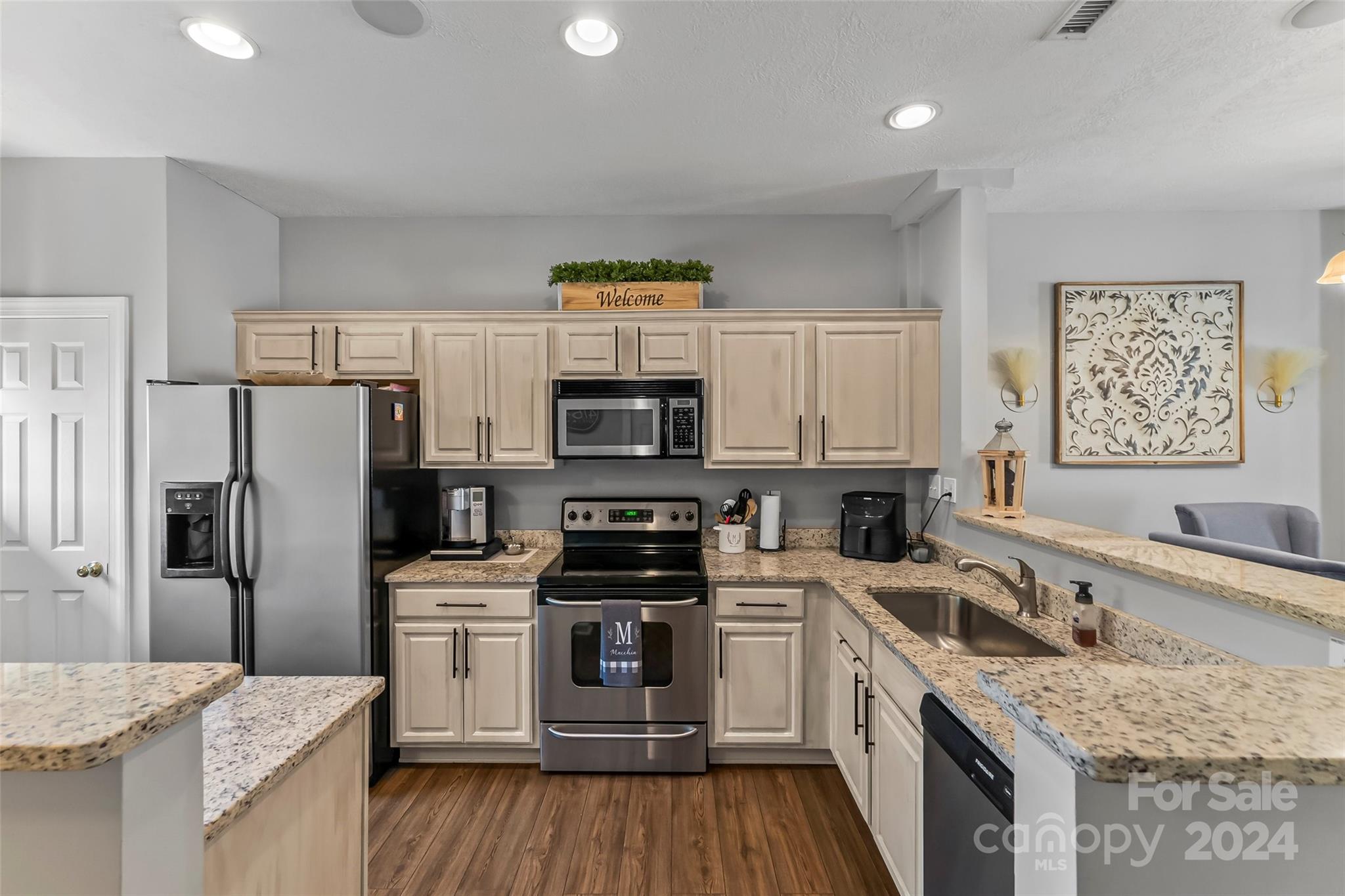 Property image 3 of 4764 Braxton Gate Lane in Braxton Gate Townhomes, Hickory, NC 28602