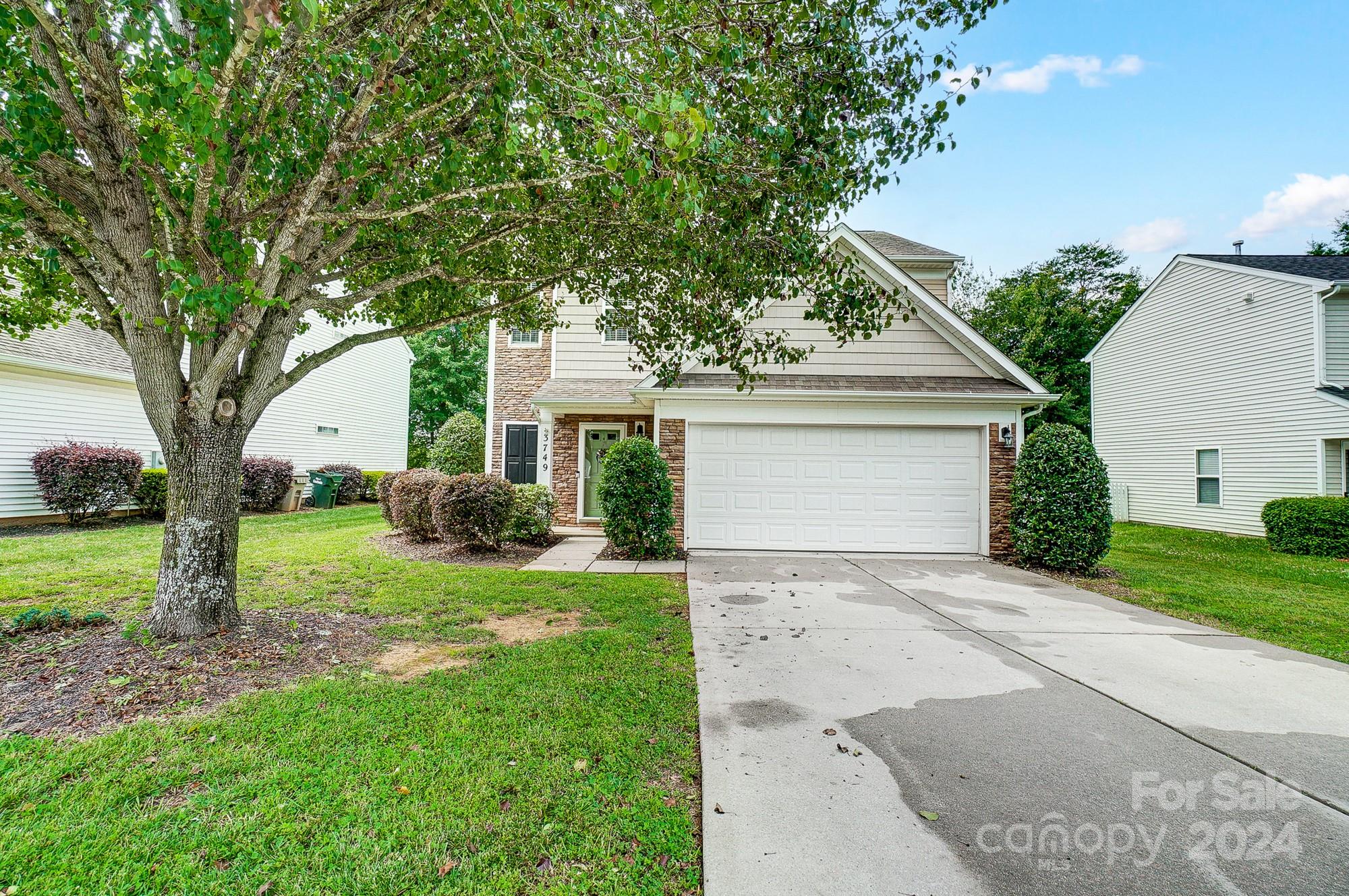 Property image 2 of 3749 Catawba Creek Drive in Catawba Hills, Gastonia, NC 28056
