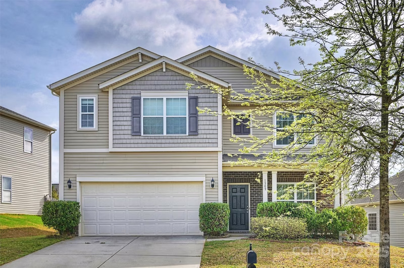 Fairhaven, Matthews Community