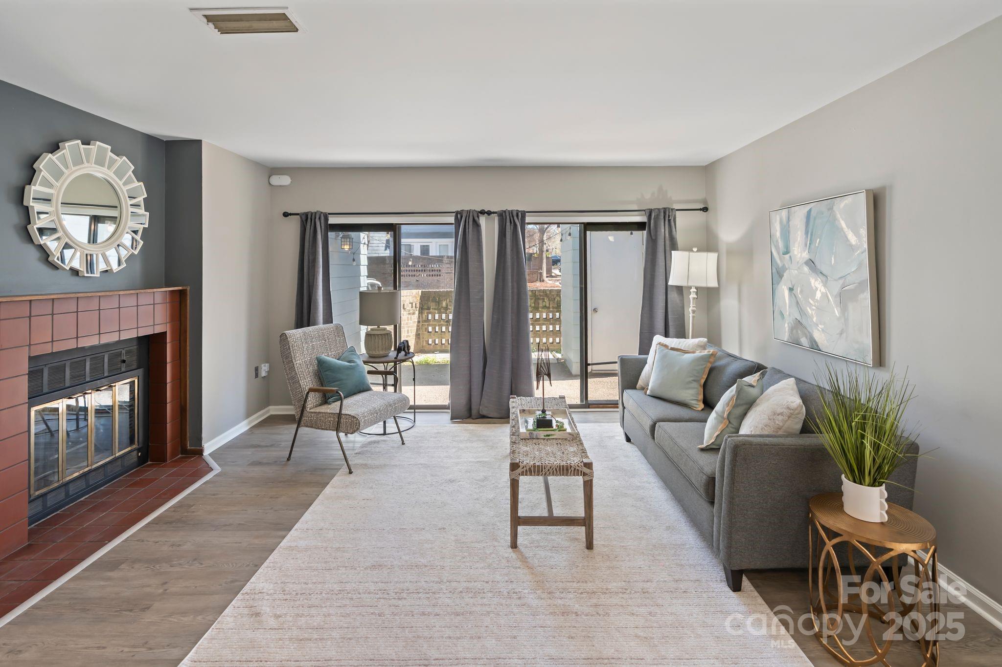 Property image 5 of 419 W 8th Street in Springfield Square, Charlotte, NC 28202