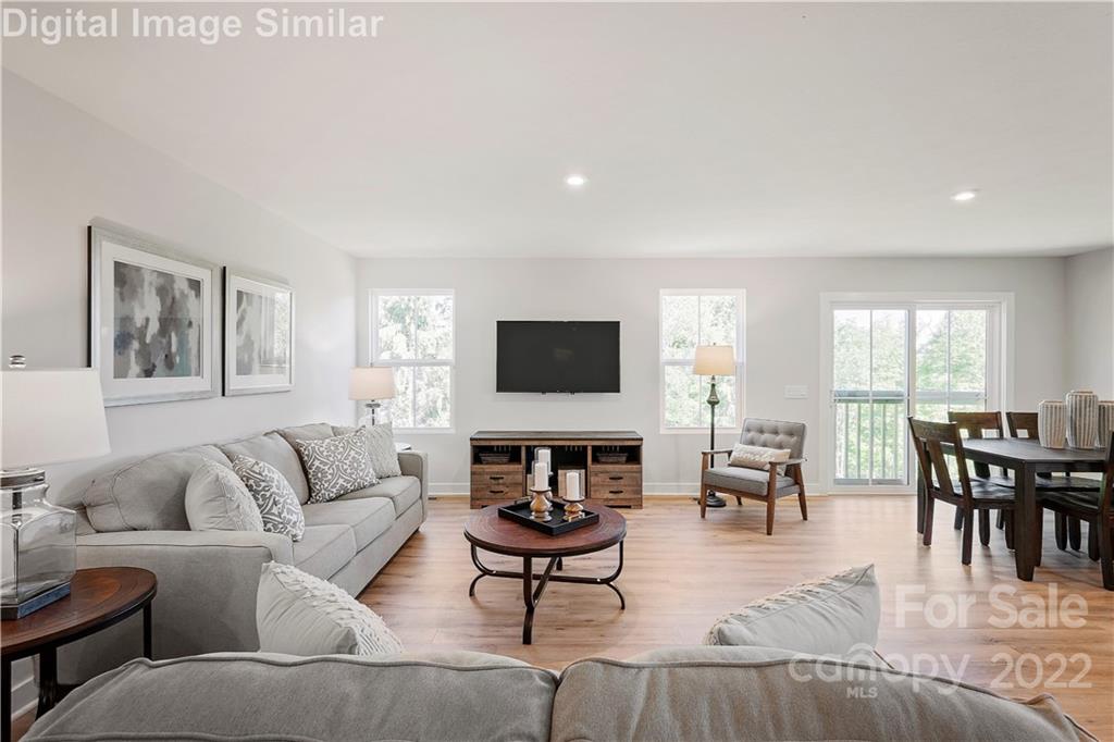Property image 5 of 2104 Goldwood Drive in Woodgrove, Charlotte, NC 28215