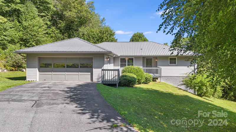 30 Hubbard Circle