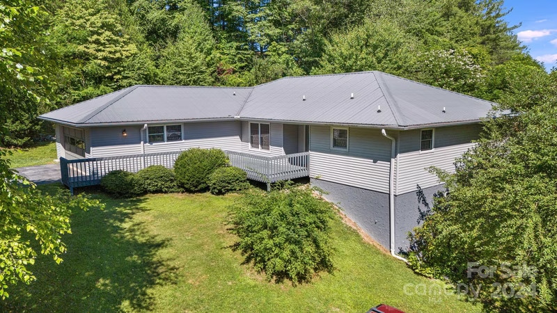 Property image 3 at 30 Hubbard Circle, Penrose, NC 28766
