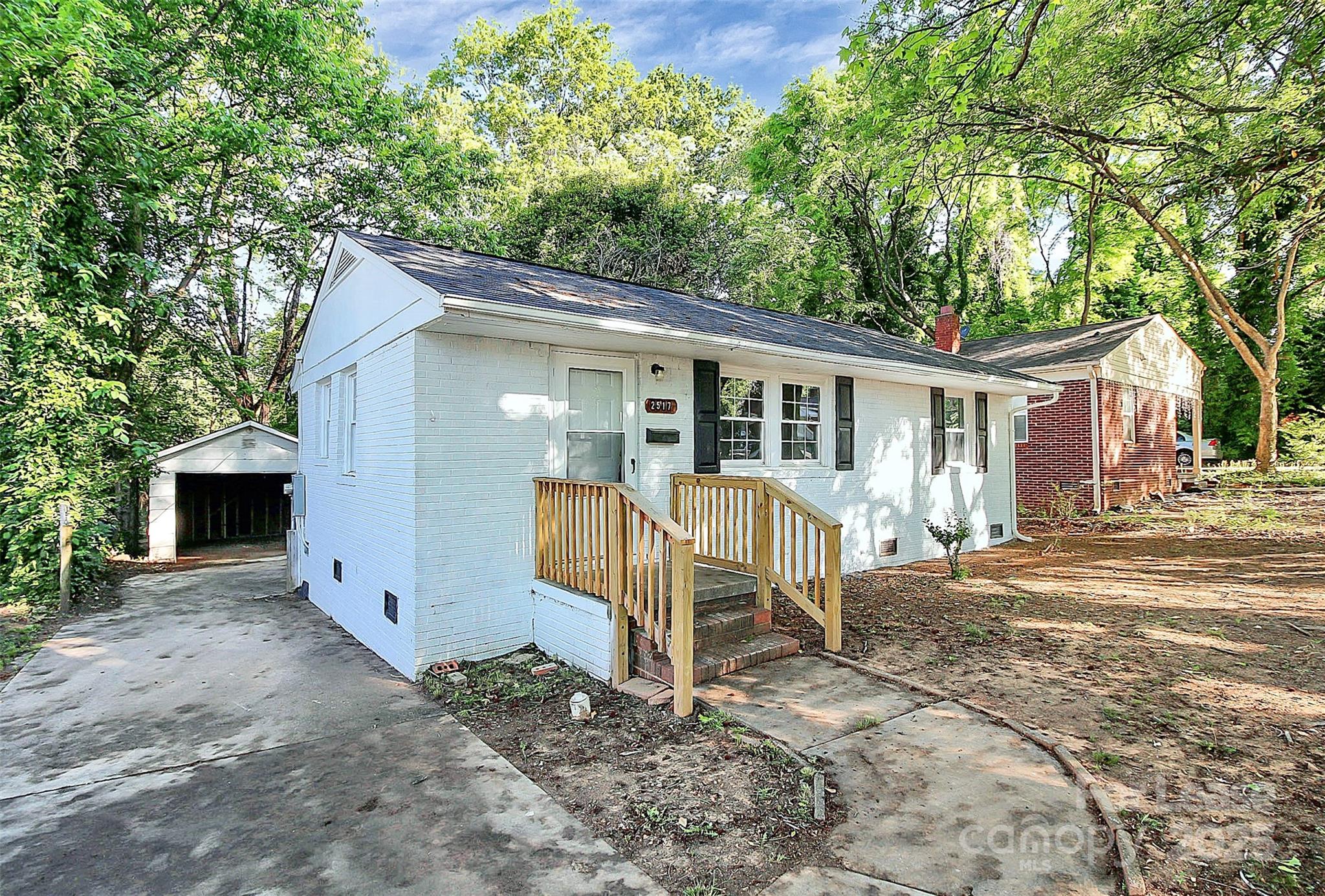 Property image 2 of 2517 Rachel Street in Graham Heights, Charlotte, NC 28206
