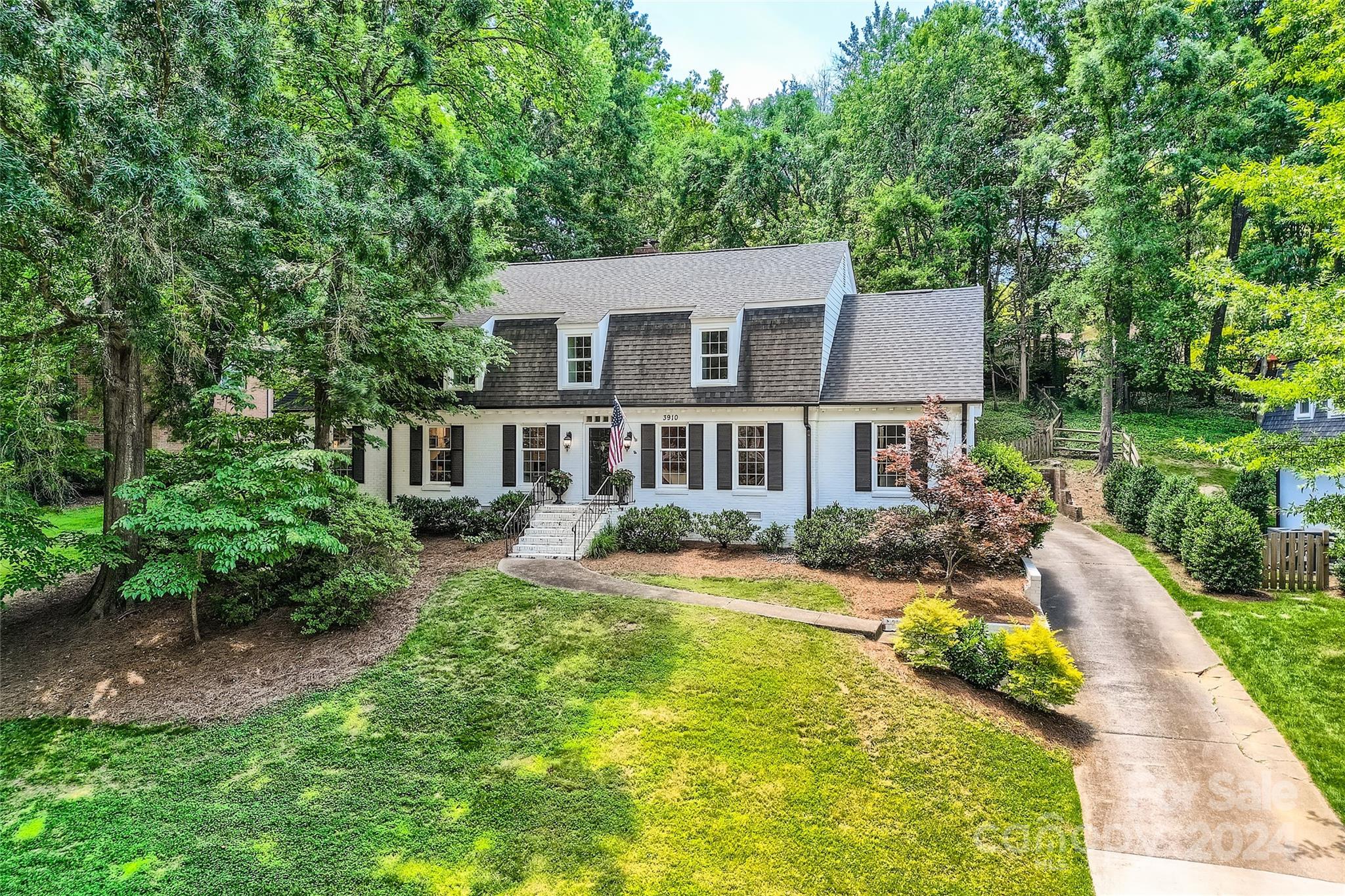 Property image 2 of 3910 Chevington Road in Governors Square, Charlotte, NC 28226