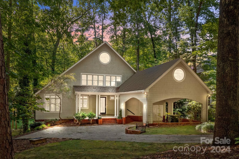 113 Sterling Court