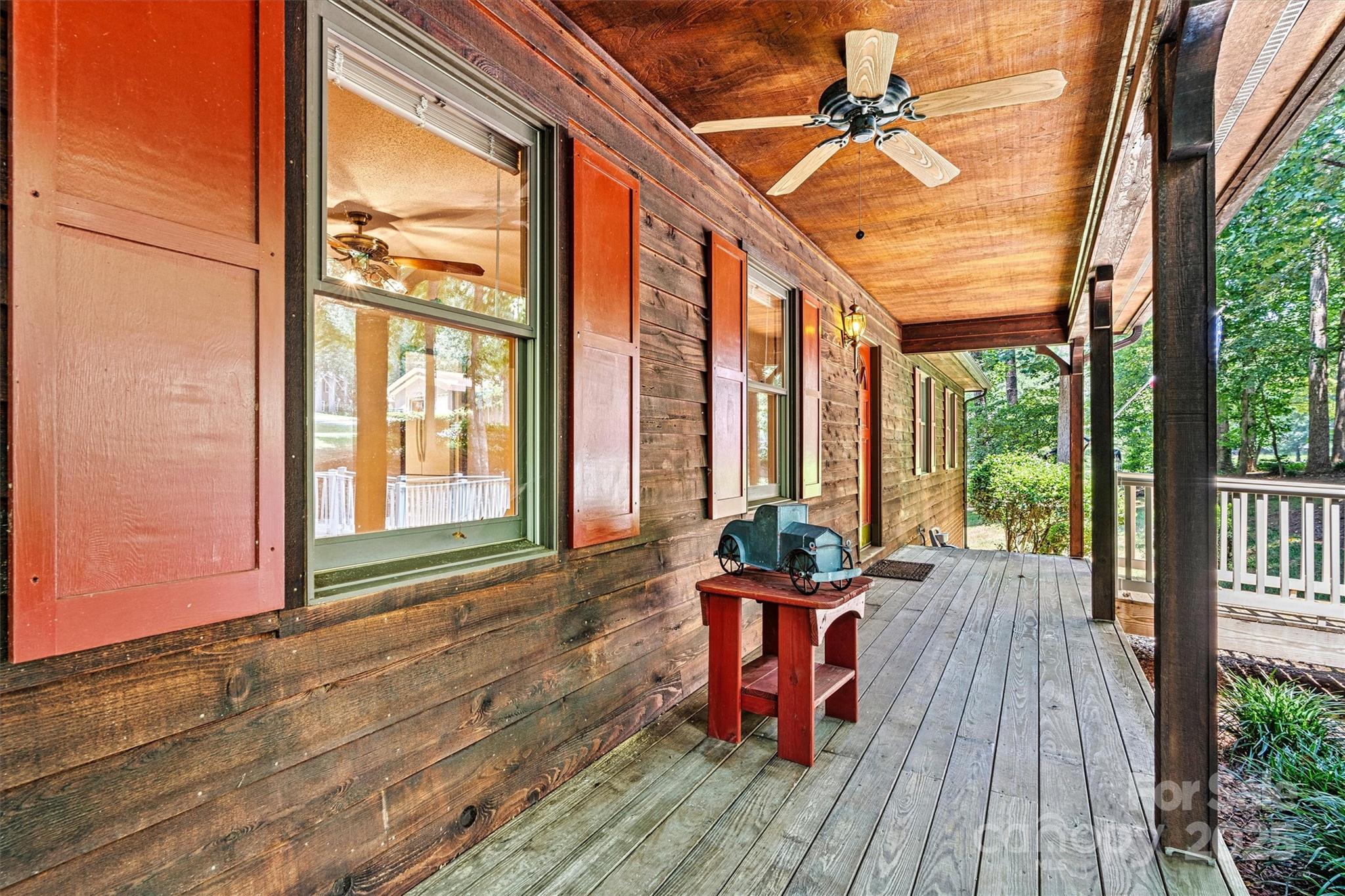 Property image 3 of 1408 Kensington Circle in NOTTINGHAM ESTATES, Newton, NC 28658