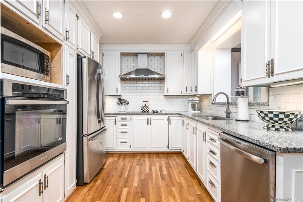 Property image 4 of 731 9th Street in OAKWOOD TERRACE, Hickory, NC 28601