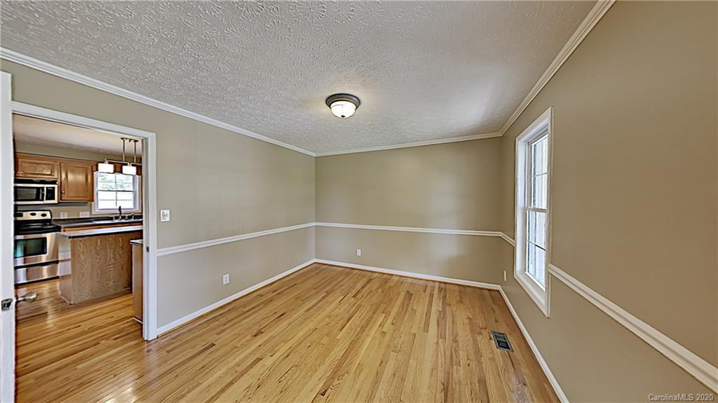 Property image 2 of 1023 Thistle Court in Walnut Creek, Newton, NC 28658