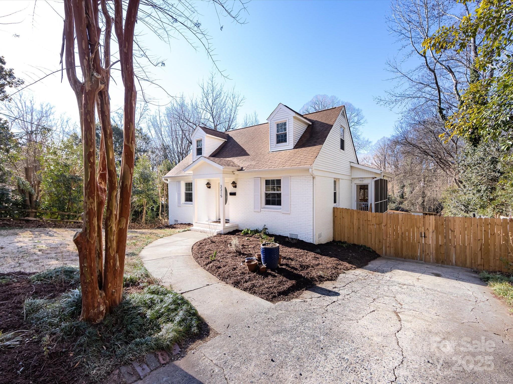 Property image 4 of 3315 Eastwood Drive in Plaza Acres, Charlotte, NC 28205