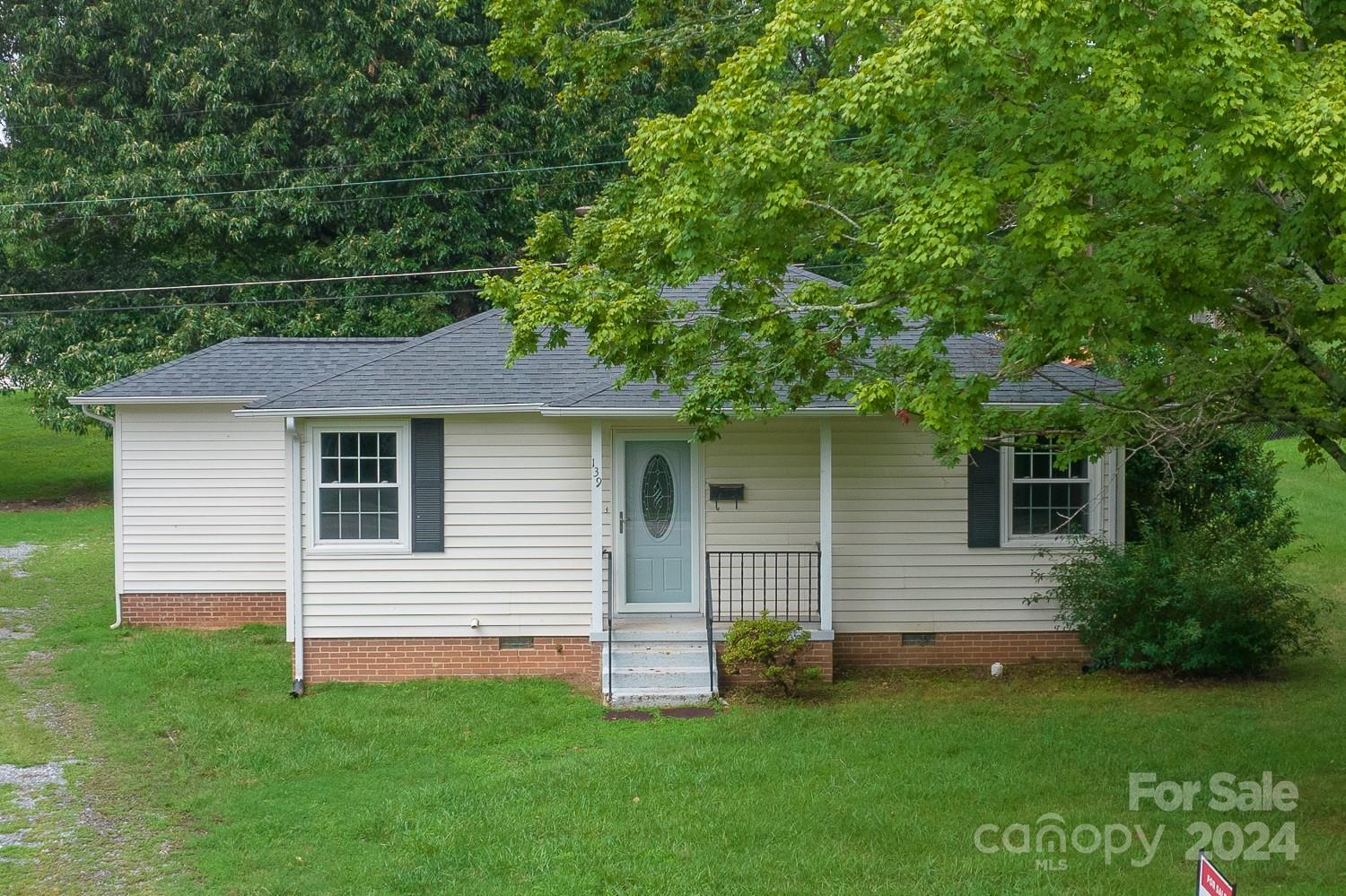 Property image 3 of 139 34th Street in Homestead, Hickory, NC 28601