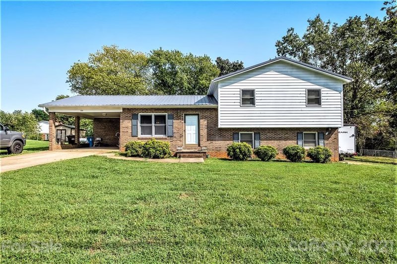 Property image 2 at 1274 Courtney Drive, Hickory, NC 28602