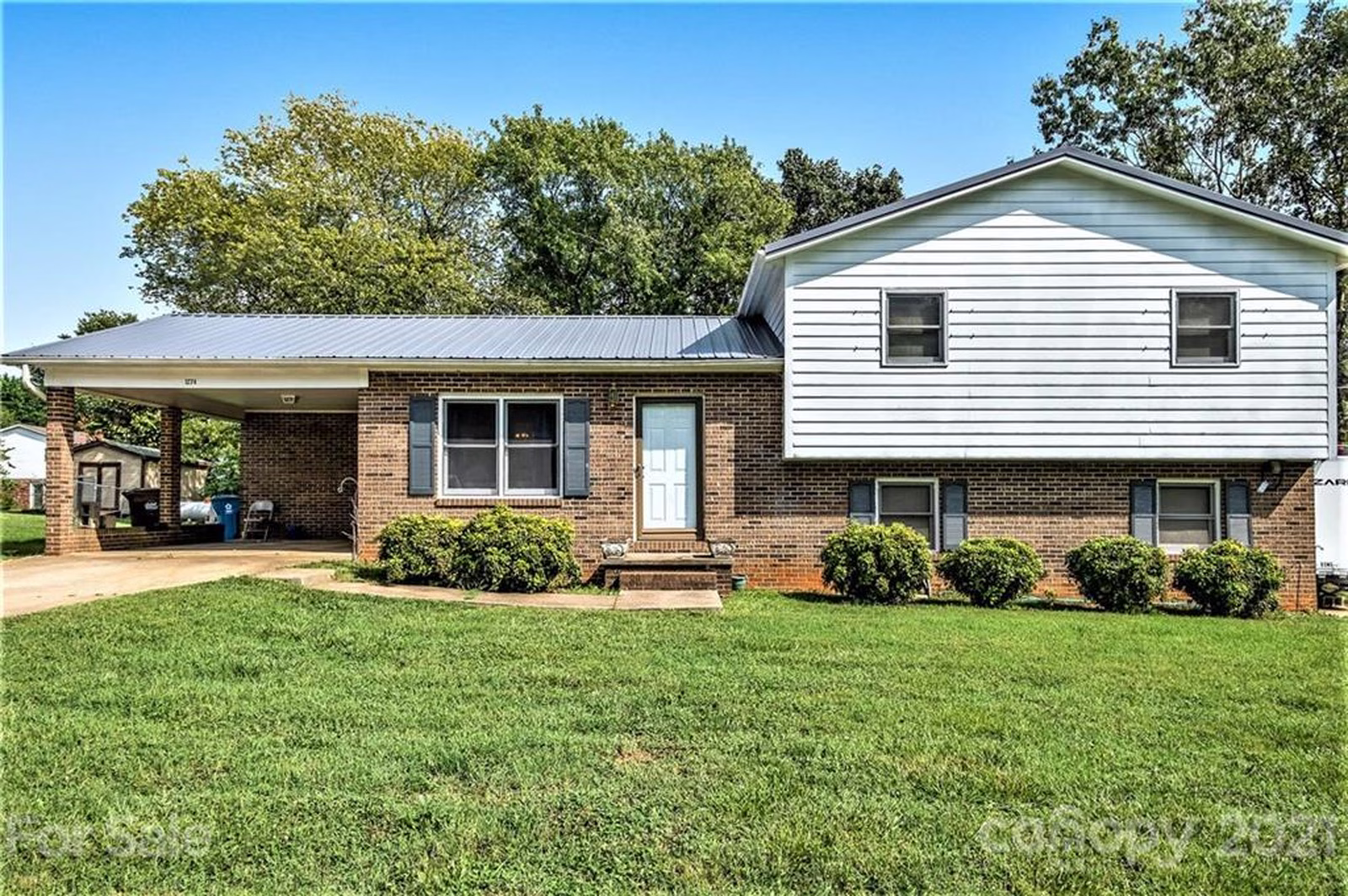Property image 1 at 1274 Courtney Drive, Hickory, NC 28602