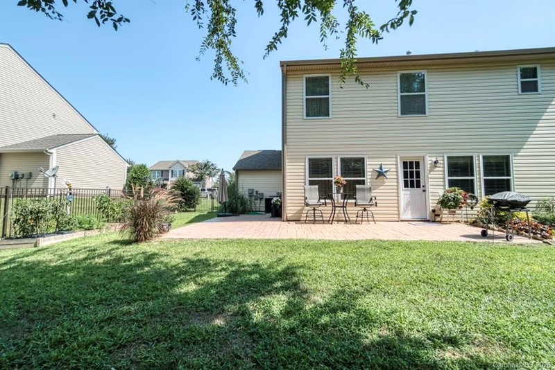 Property image 2 at 1410 Commonwealth Avenue, Statesville, NC 28677