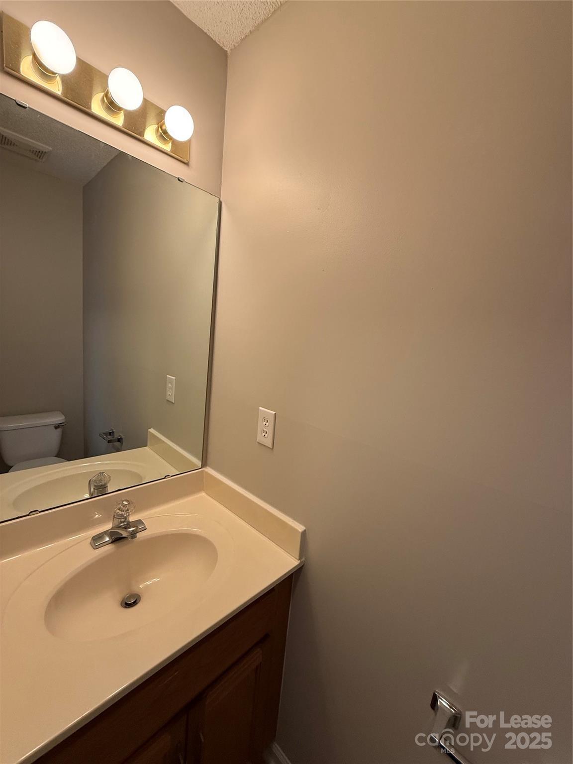 Property image 5 of 3111 Summercroft Lane in Rossmore, Charlotte, NC 28269