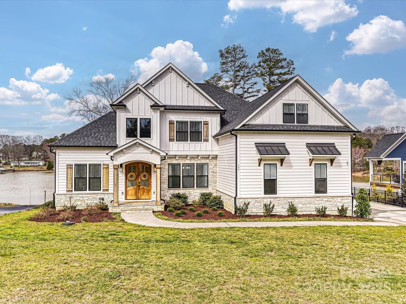Pirates Cove, Mooresville Community