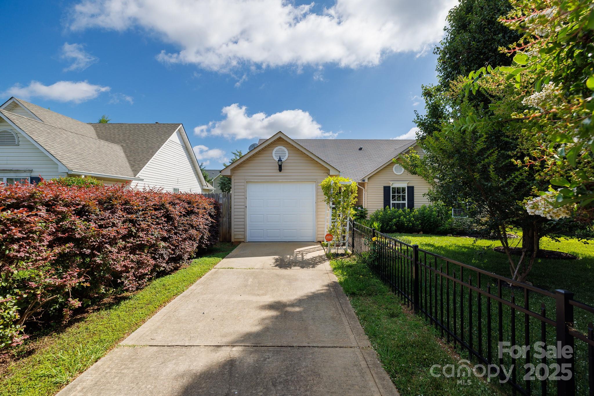 Property image 3 of 5806 Autumn Trace Lane in Alexis Pointe, Indian Trail, NC 28079