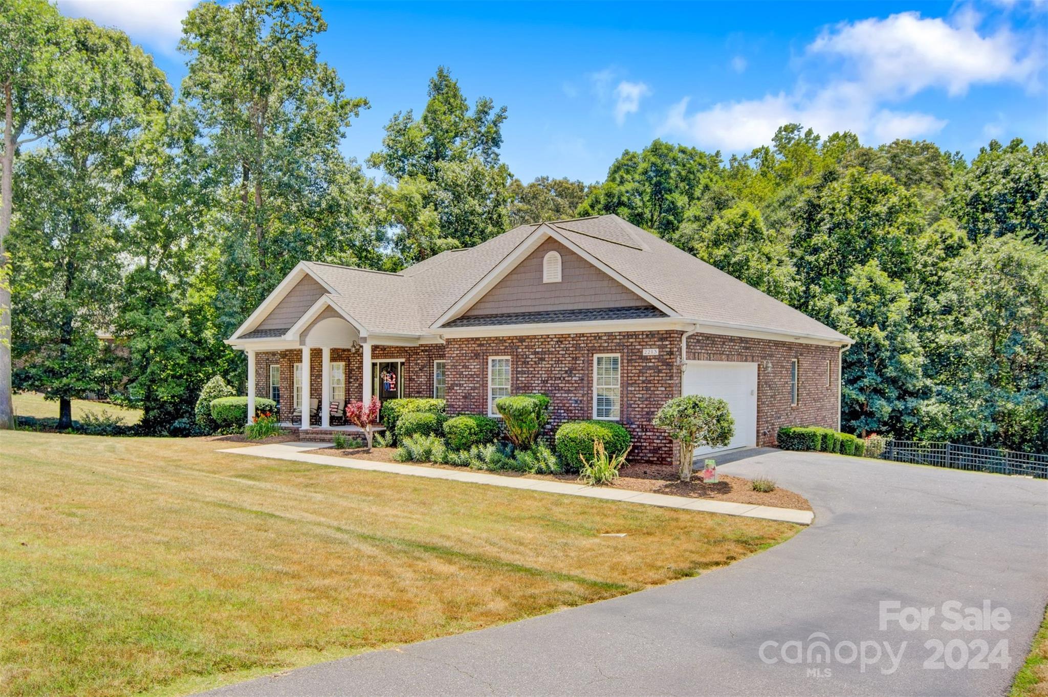 Property image 2 of 2213 Willow Creek Drive in Fairway Farms, Newton, NC 28658