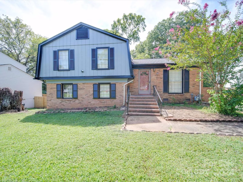 9430 Stately Oak Lane