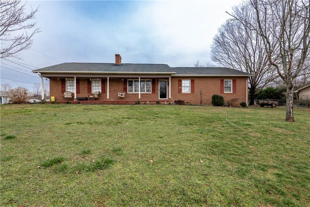 Property image 5 of 5711 Claridge Drive in Homestead, Hickory, NC 28602
