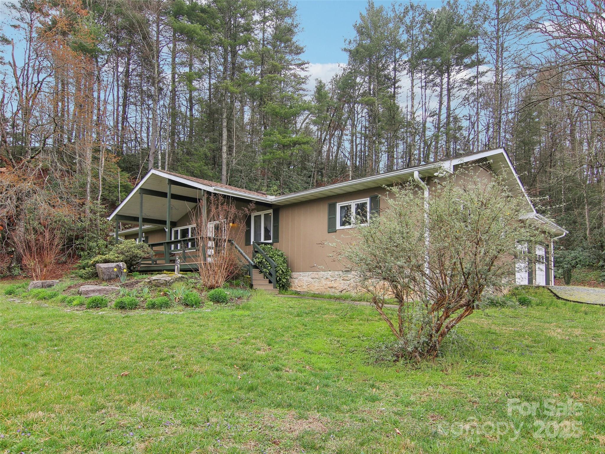Property image 2 of 11 Floral Drive in Thomas Woods, Pisgah Forest, NC 28768