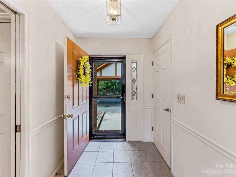 Property image 4 at 101 Fleetwood Plaza, Hendersonville, NC 28739