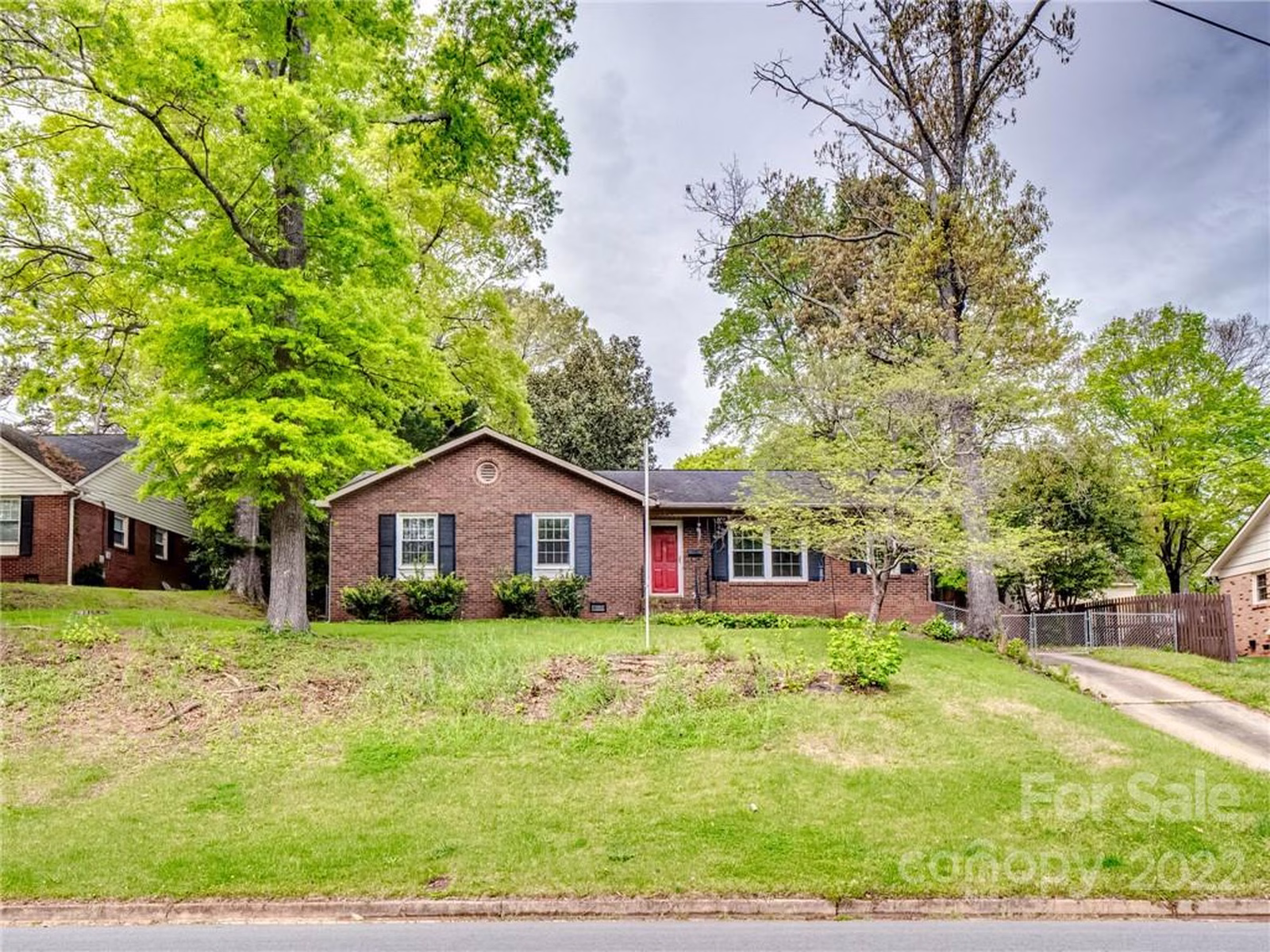 Property image 1 at 1309 Castlegate Street, Gastonia, NC 28054