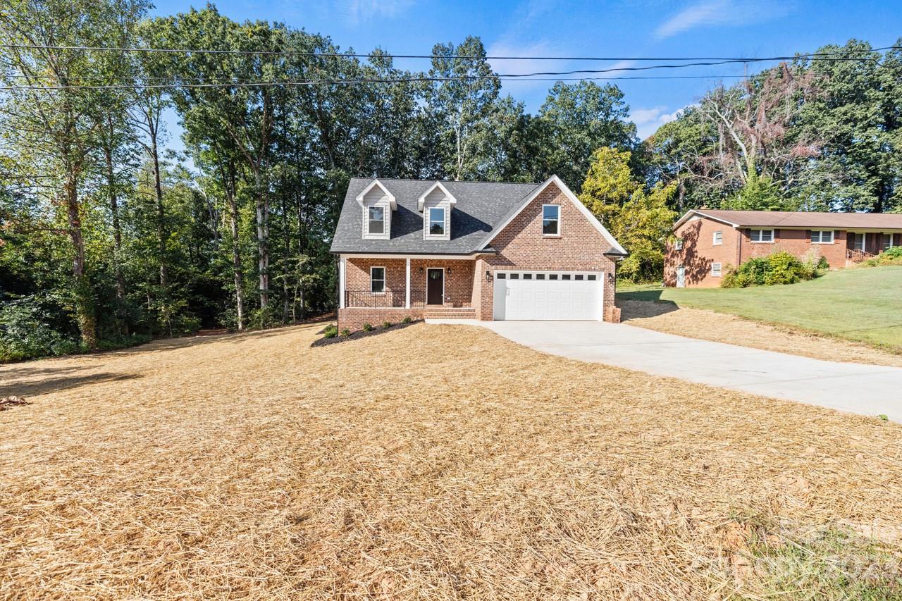 Property image 2 of 1309 Oak Canopy Road in Hillcrest Acres, Lincolnton, NC 28092