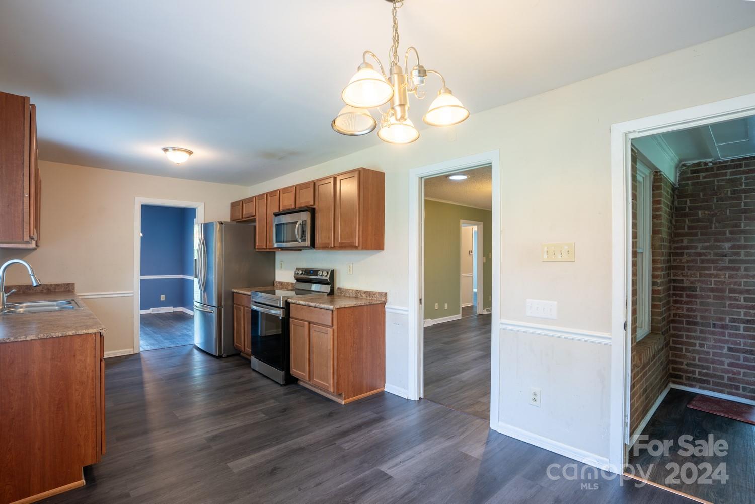 Property image 3 of 5511 Faulconbridge Road in Birnam Woods, Charlotte, NC 28227