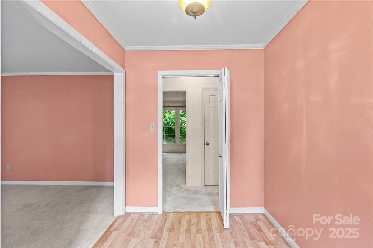 Property image 5 of 8017 Prince George Road in Olde Georgetowne, Charlotte, NC 28210