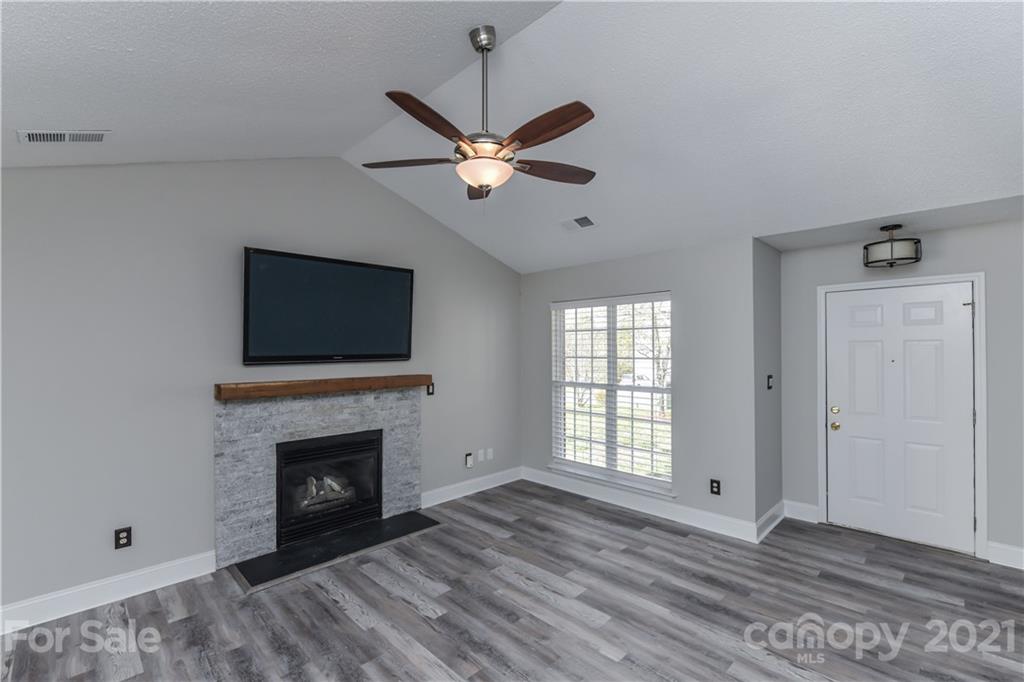 Property image 3 of 2501 Ivy Run Drive in Oak Grove, Indian Trail, NC 28079