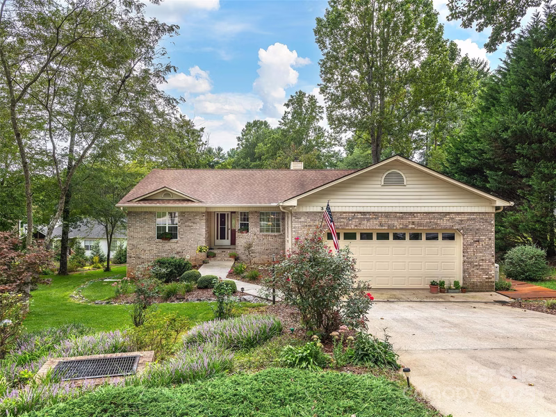 3 Wentworth Court