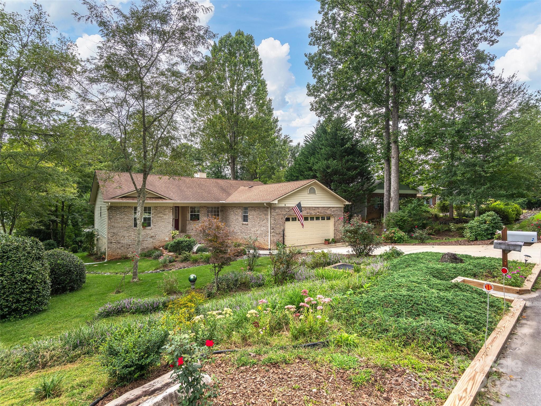 Property image 2 of 3 Wentworth Court in Etowahs Reach, Etowah, NC 28729