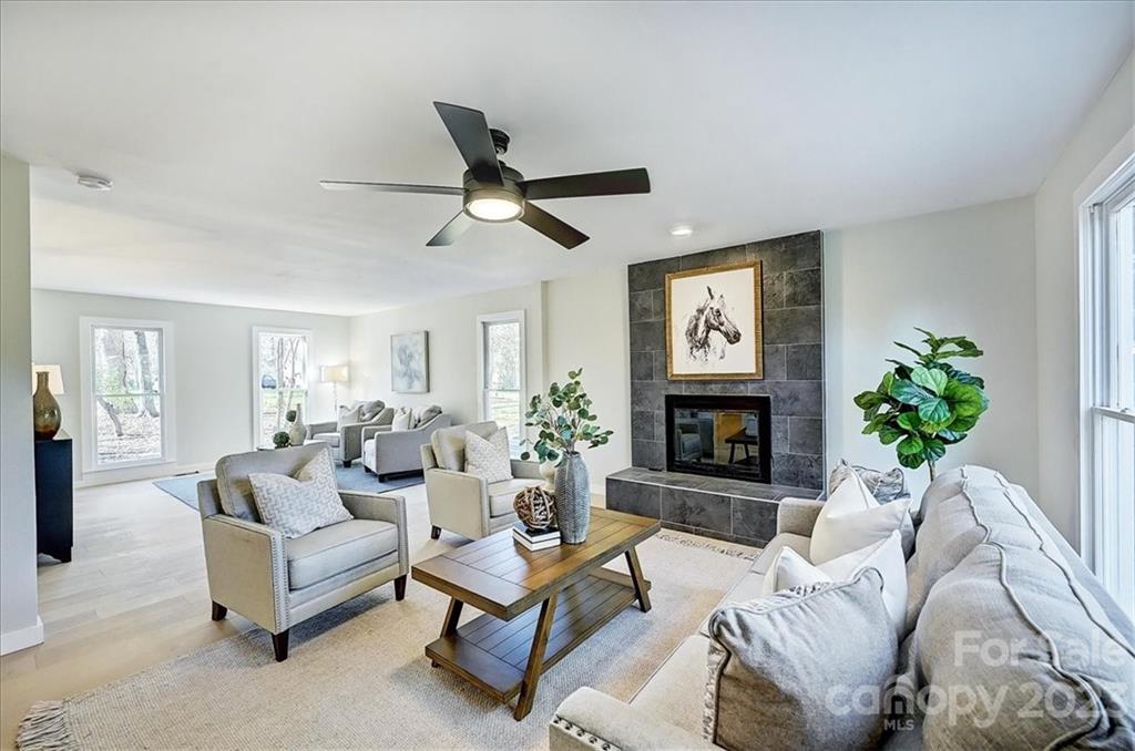 Property image 2 of 16234 Greenfarm Road in Green Farm, Huntersville, NC 28078