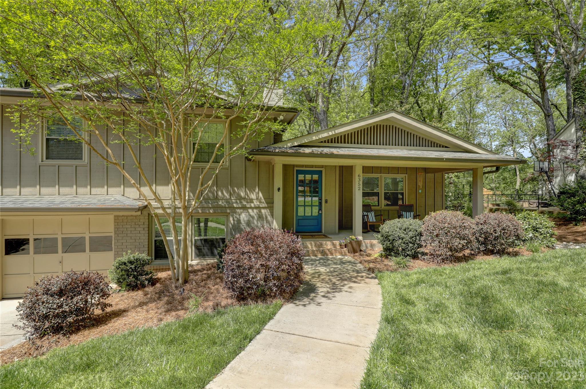 Property image 4 of 6352 St John Lane in Sharon Hills, Charlotte, NC 28210